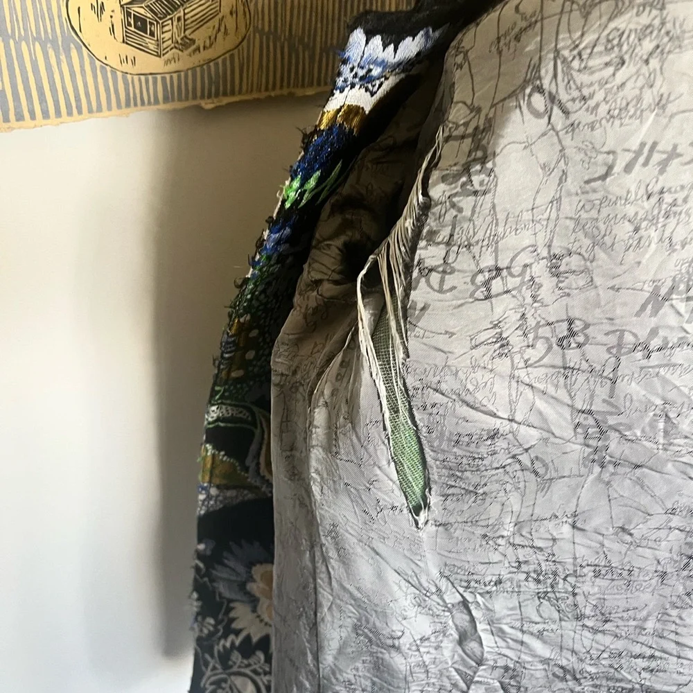 Floral Embroidered Women's Coat - Picture 5 of 5